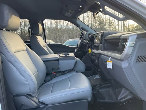 New 2026 Ford F250 XL w/ XL Chrome Package image 12