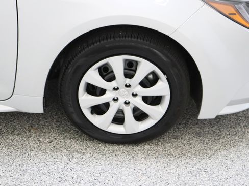 Certified 2026 Toyota Corolla LE FWD image 5