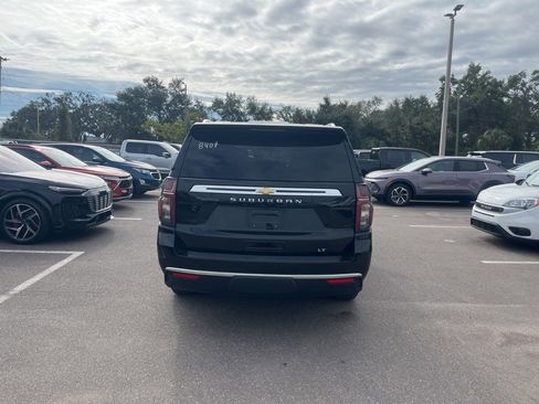 Used 2024 Chevrolet Suburban LT image 6