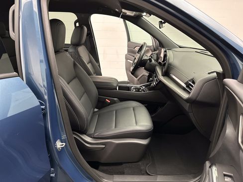 Used 2025 Chevrolet Traverse LT AWD/4WD image 25