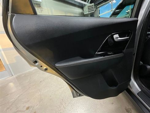 Used 2022 Kia Niro EX w/ Cold Weather Package image 19