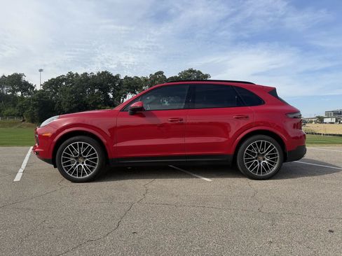 Used 2021 Porsche Cayenne AWD/4WD image 7