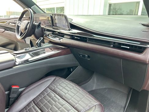 Used 2023 Cadillac Escalade Sport Platinum w/ LPO, ONYX Package image 63