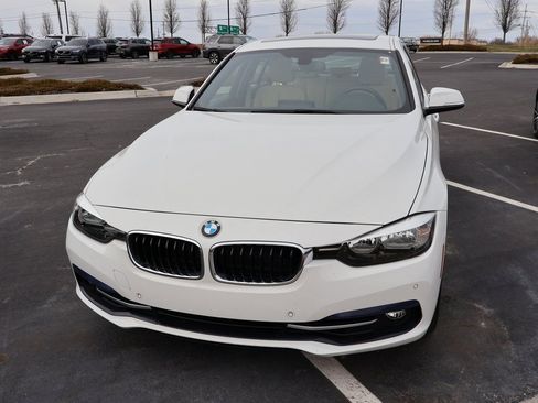 Used 2017 BMW 330i xDrive Sedan image 2