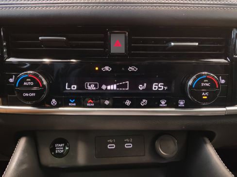 Certified 2024 Nissan Rogue Platinum w/ Platinum Premium Package FWD image 20