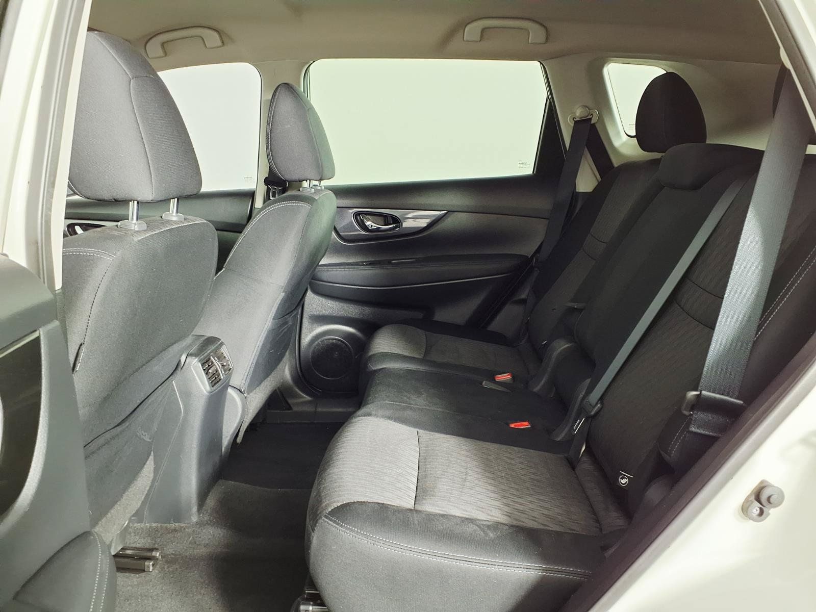 Used 2017 Nissan Rogue SV FWD image 13