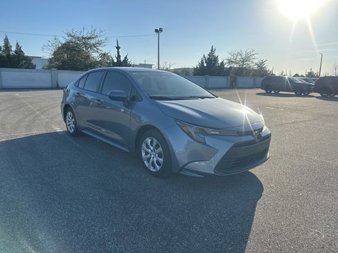 Used 2024 Toyota Corolla LE image 3