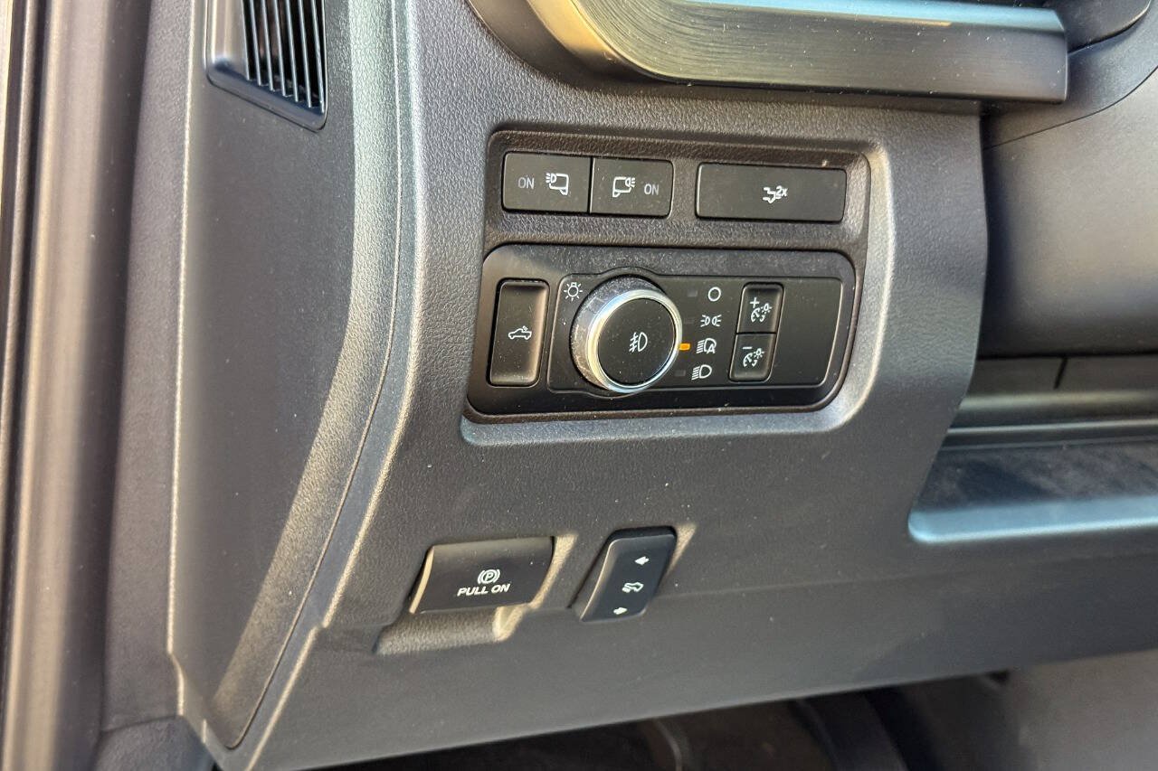Used 2024 Ford F350 Lariat w/ Sport Appearance Package AWD/4WD image 32