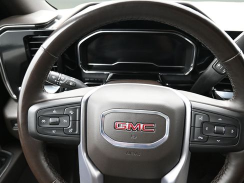 Used 2025 GMC Sierra 1500 SLT AWD/4WD image 9
