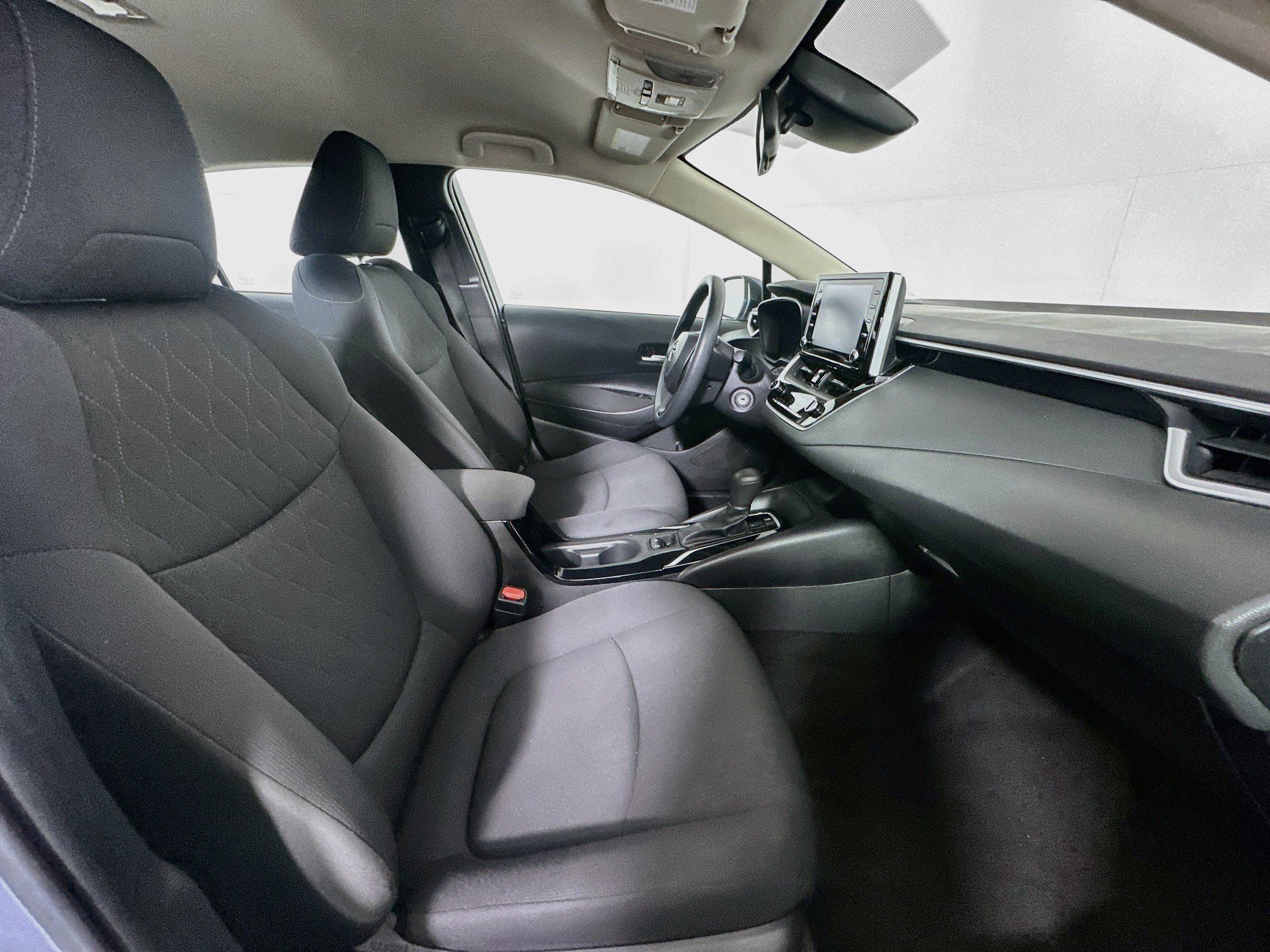 Used 2021 Toyota Corolla LE FWD image 29