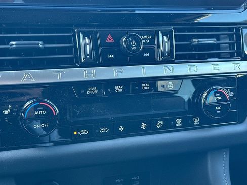 New 2026 Nissan Pathfinder SL AWD/4WD image 18