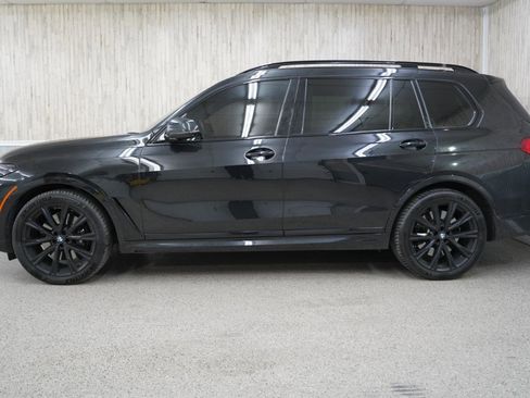 Used 2022 BMW X7 M50i w/ Dynamic Handling Package image 5