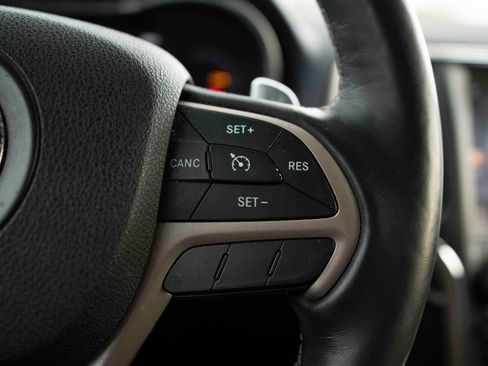 Used 2017 Jeep Grand Cherokee Limited image 7