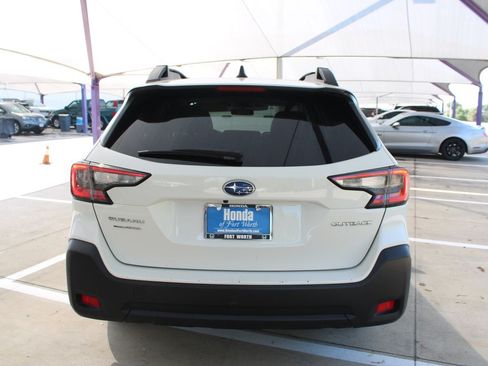 Used 2025 Subaru Outback Premium AWD/4WD image 4