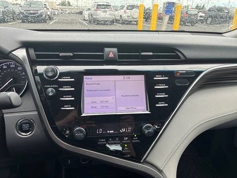 Used 2018 Toyota Camry XLE FWD image 24