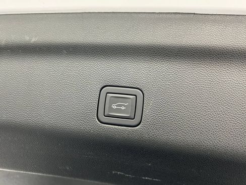 Used 2024 Chevrolet Suburban RST RWD image 43
