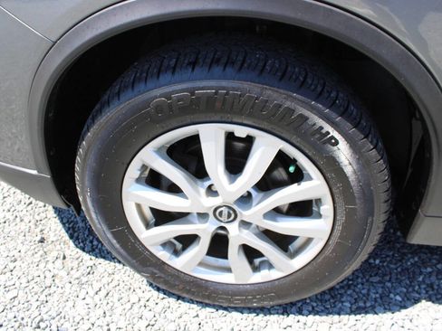 Used 2017 Nissan Rogue SV w/ SV Premium Package AWD/4WD image 25