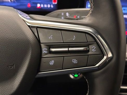 Used 2025 Chevrolet Traverse LT AWD/4WD image 11