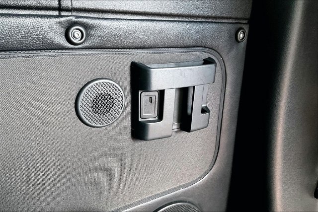 Used 2025 Mercedes-Benz Sprinter 2500 image 16