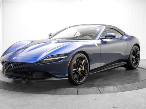 Used 2025 Ferrari Roma Spider RWD image 15