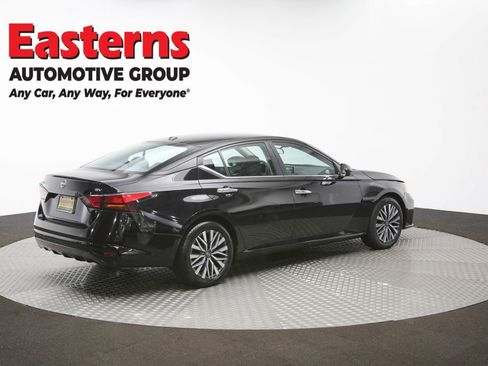 Used 2024 Nissan Altima 2.5 SV FWD image 42