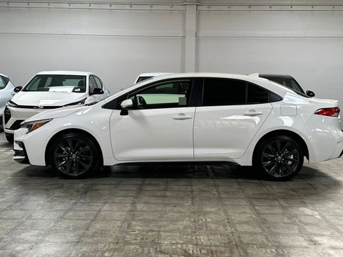 Used 2026 Toyota Corolla SE w/ SE Premium Package FWD image 7