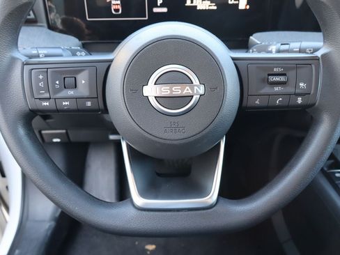 Used 2025 Nissan Kicks SV w/ Illumination Package FWD image 11