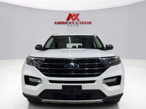 Used 2020 Ford Explorer XLT w/ Equipment Group 202A image 2
