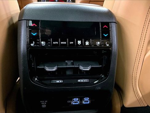 Used 2023 Jeep Grand Cherokee L Summit AWD/4WD image 34