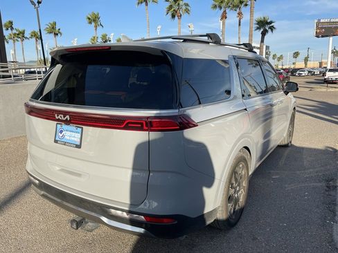 Used 2024 Kia Carnival SX Prestige image 7