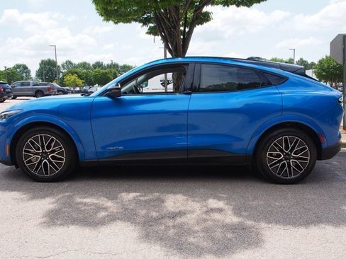 Certified 2025 Ford Mustang Mach-E Premium AWD/4WD image 4