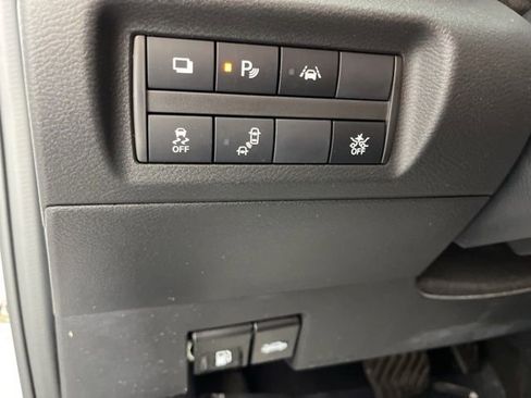 Used 2024 Nissan Kicks S image 29