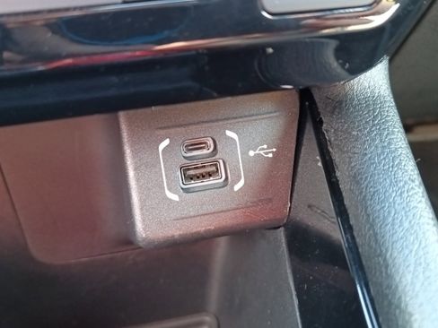 Certified 2024 Jeep Compass Limited image 18