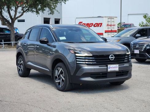 New 2026 Nissan Kicks SV image 2