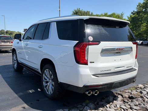 Used 2022 GMC Yukon Denali w/ Advanced Technology Package image 3