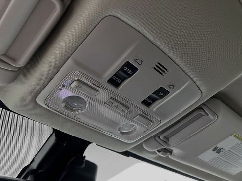 Used 2015 Toyota RAV4 Limited w/ Technology Package image 21