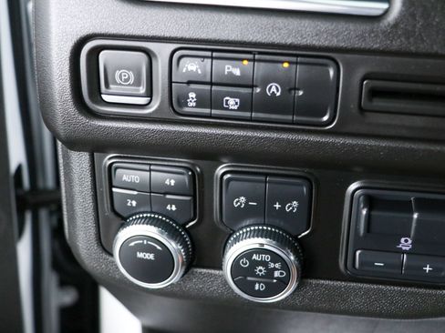 Used 2023 GMC Yukon XL SLT w/ SLT Luxury Package AWD/4WD image 23