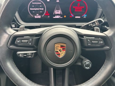 Used 2024 Porsche Cayenne Coupe image 23