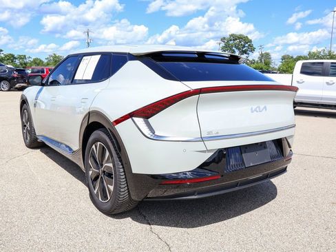 Used 2022 Kia EV6 Wind w/ Wind Technology Package AWD/4WD image 24