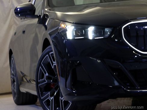 New 2026 BMW 530i xDrive w/ M Sport Package image 4