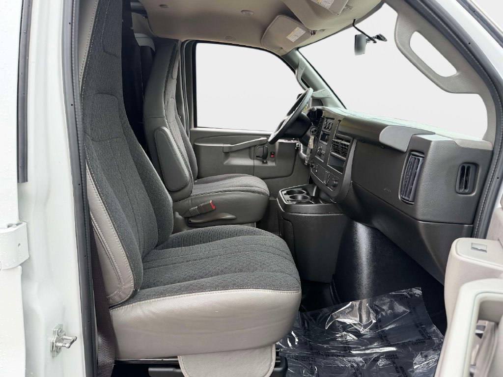 Used 2025 Chevrolet Express 2500 w/ Driver Convenience Package RWD image 9