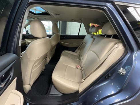 Used 2016 Subaru Outback 2.5i Limited AWD/4WD image 23