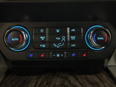 Used 2019 Ford F350 Lariat w/ Lariat Ultimate Package AWD/4WD image 17