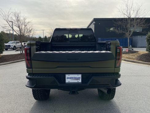 Used 2025 GMC Sierra 2500 AT4X image 51