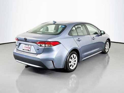 Used 2022 Toyota Corolla LE FWD image 16