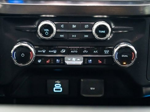 Used 2024 Ford F350 Lariat w/ FX4 Off-Road Package image 12