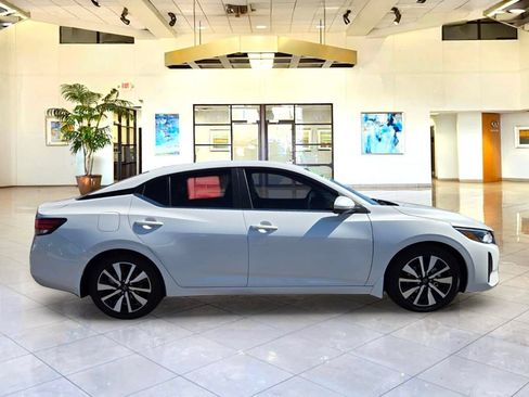 Certified 2024 Nissan Sentra SV w/ SV Premium Package FWD image 4