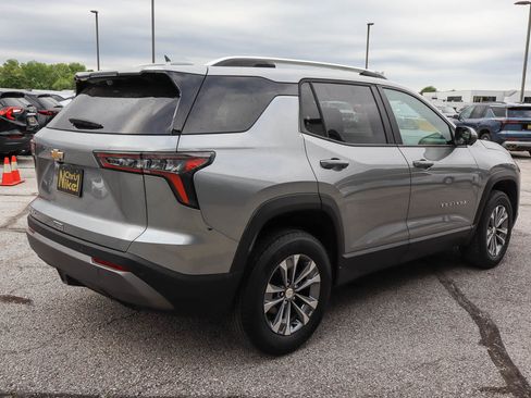Used 2025 Chevrolet Equinox LT w/ Convenience Package II FWD image 4
