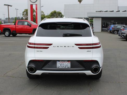 Used 2023 Genesis GV70 2.5T w/ Sport Prestige Package AWD/4WD image 8