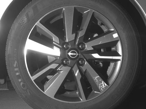 Used 2025 Nissan Versa SV FWD image 16